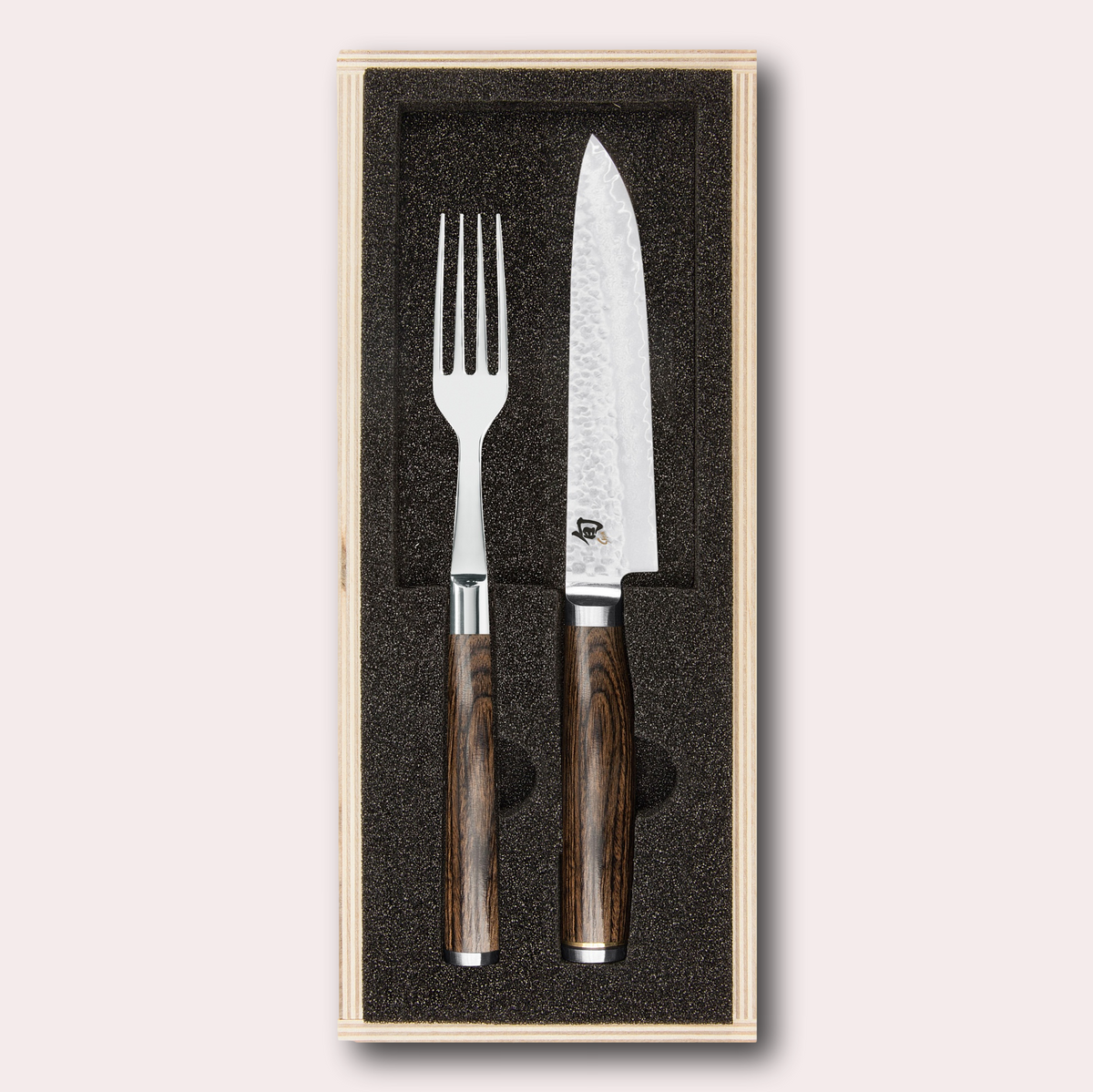 Kai Shun Premier 2 piece gift set. Knife and fork cutlery set. VG max blade wrapped in 32 layers of Damascus steel with a hammered finish, and brown pakkawood handle. Presentation wooden box. japanese-knives.co.uk