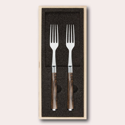 Kai Shun Premier 2 piece gift set. twin cutlery fork set. Premium stainless steel construction, brown pakkawood handle. Presentation wooden box. japanese-knives.co.uk